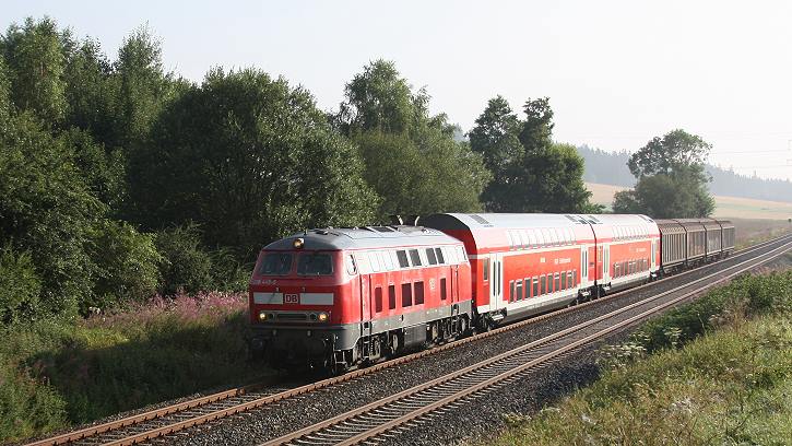 218 445-5 mit RE-D 27015 (BR Radlzug 1) - Foto: Volker Seidel, Münchberg