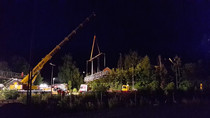 Wahrzeichen am Ende: Münchberger Luftbrücke abgebaut - bald ist es vollbracht - Foto: Fabian Hösch, Münchberg