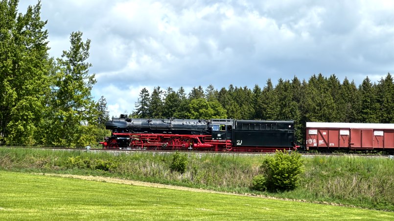 Luxuszug mit <b>01 1104 - Stammbach - Foto: Volker Seidel, Münchberg